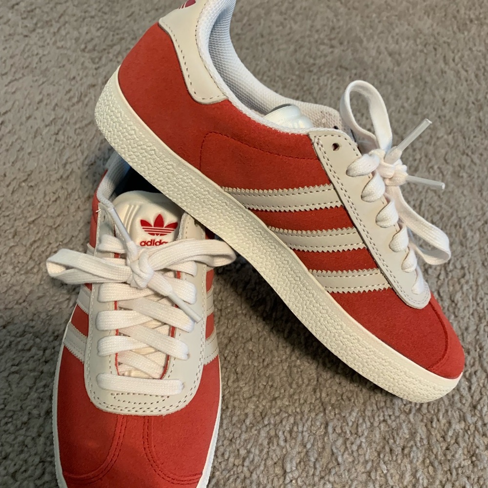 Classic Unisex Adidas Gazelle ADV sneakers. - Picture 7 of 11